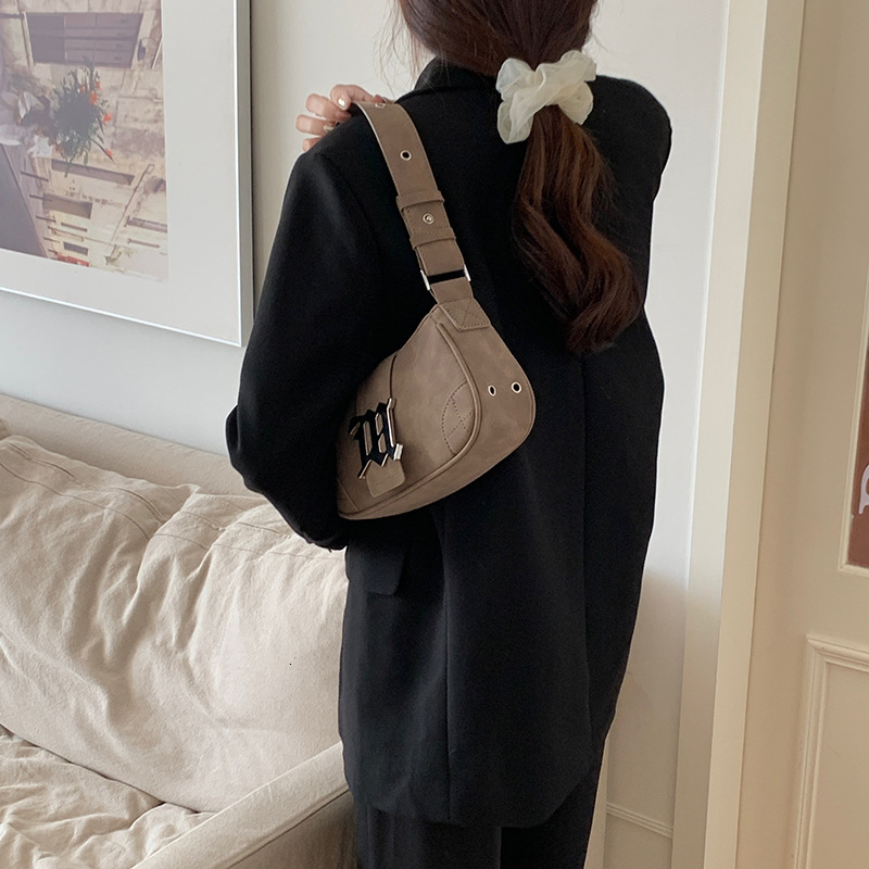 designer 2025 Spring Summer New Niche Bag Women Retro Suede Baguette Bag Shoulder Handbag Millennial Hot Girl Underarm Bag