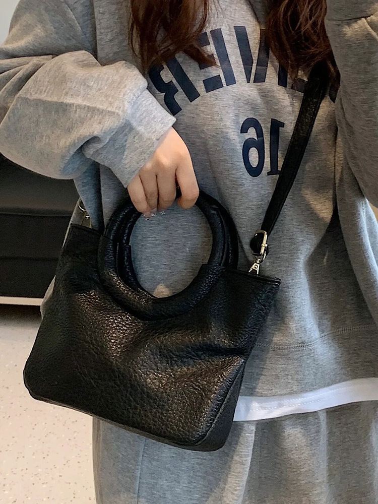 designer Niche Design High-End Retro Round Ring Handbag for Women Korean Style Elegant Versatile Fashion Soft Shoulder Crossbody Bag