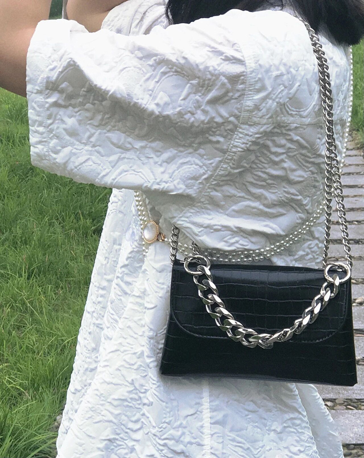 designer 2025 Early Spring Niche Design Bag for Women Crocodile Pattern Chain Underarm Bag Retro Baguette Bag Single Shoulder Crossbody Bag