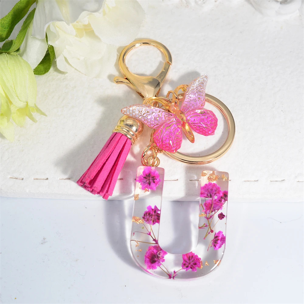 Exquisite Pink Dry Flower Resin 26 Initial Keychain Butterfly Tassel Pendant A to Z Keyring for Women Valentines Day Gift 250606