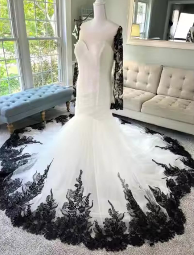 Black White Gothic mermaid Wedding Dress Long Sleeves country outdoor Bridal Gown Lace Appliques Vestido De Novia Customized