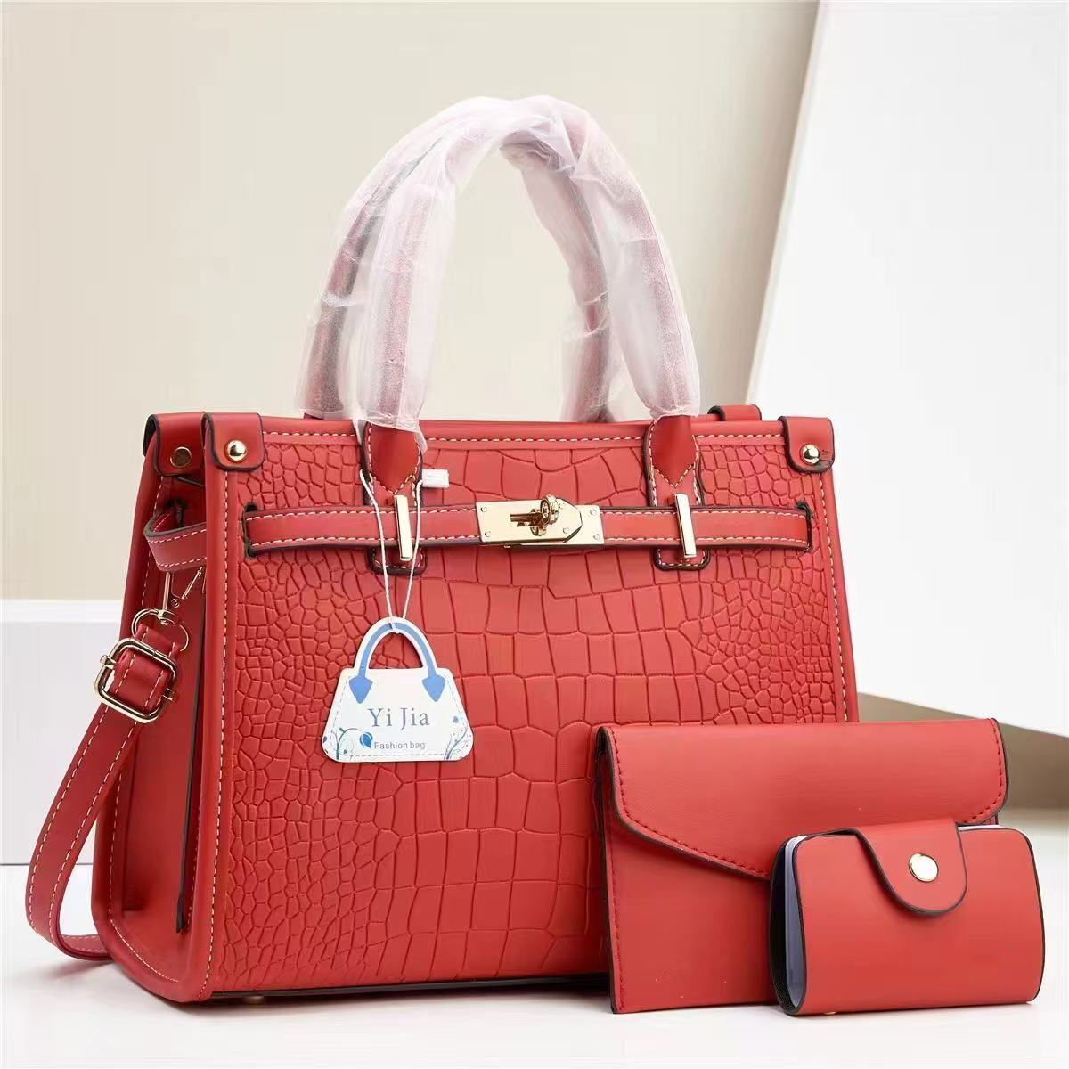 Free shipping, ladies' casual fashion trend chic crocodile leather floor mom handbag, loose handbag