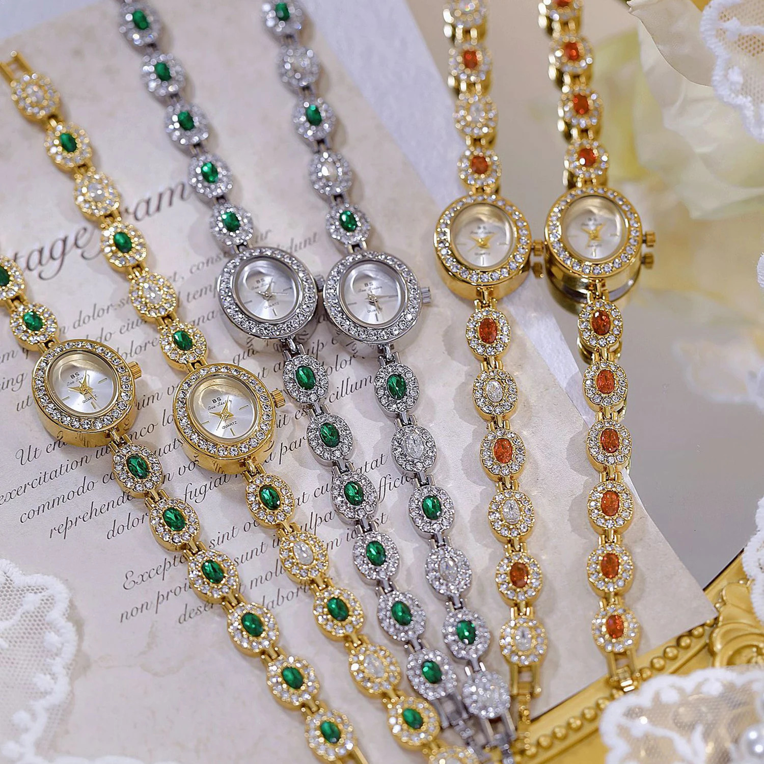 Elegant Women Watches Fashion Oval Quartz Watch Green Rhinestone Diamond Bracelet Wristwatch Lady Dress Clock Small 250606