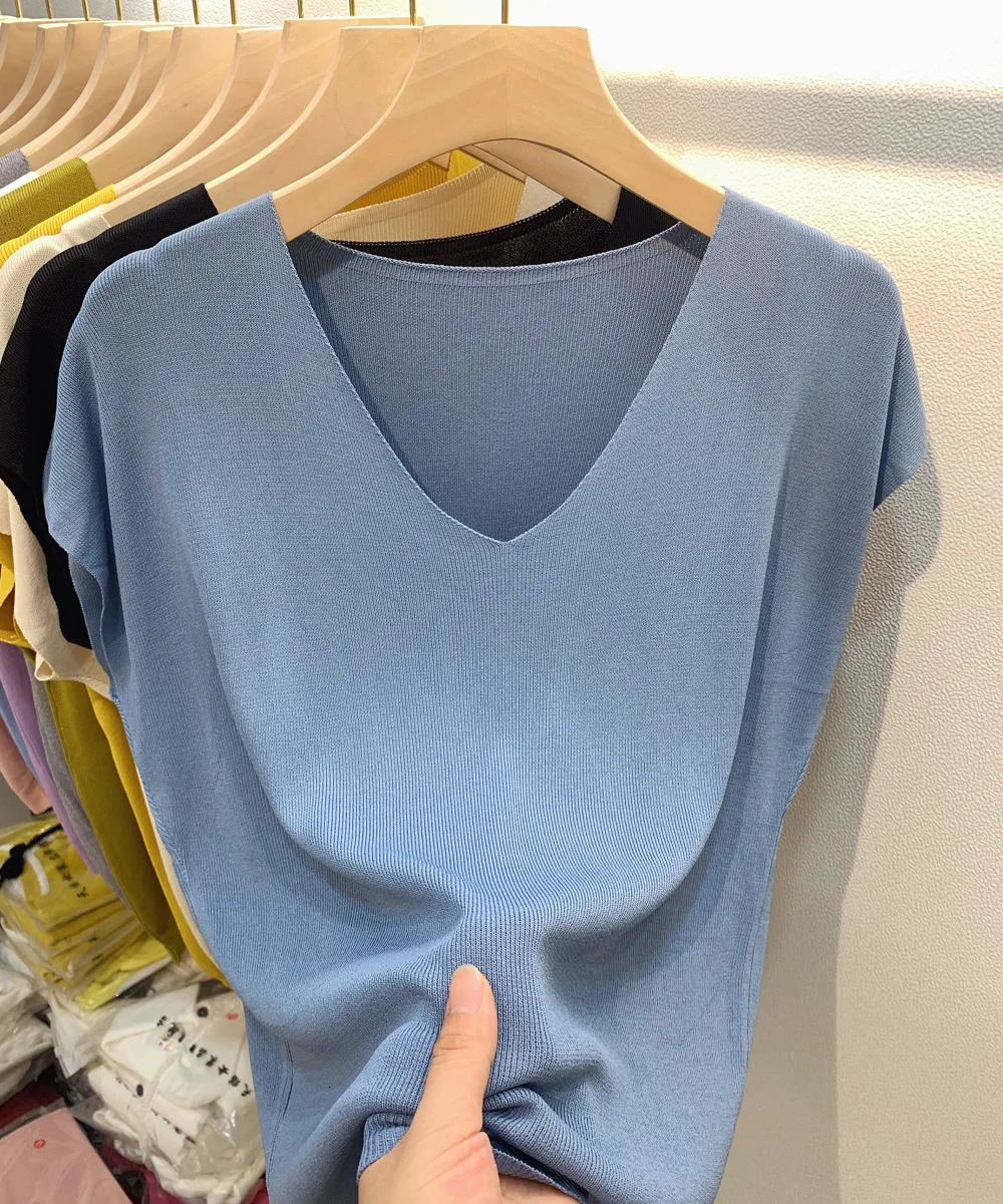 V-neck Ice Silk Knitted T-shirt Womens Bottoming Shirt Raglan Short Sleeve Thin Versatile Half-Length Sleeve Top 250605