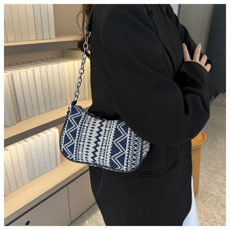 High quality brand high-quality new design free designer bag fashionable design bag embroidered ethnic style chain handbag brand new free designer bag