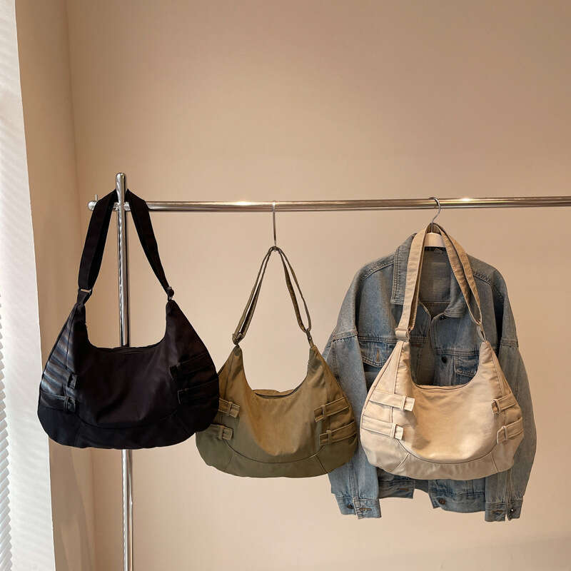 New Korean and Japanese Style Crescent Dumpling Large Capacity Casual Solid Color Shoulder for Work Commute Trendy Crossbody Bag