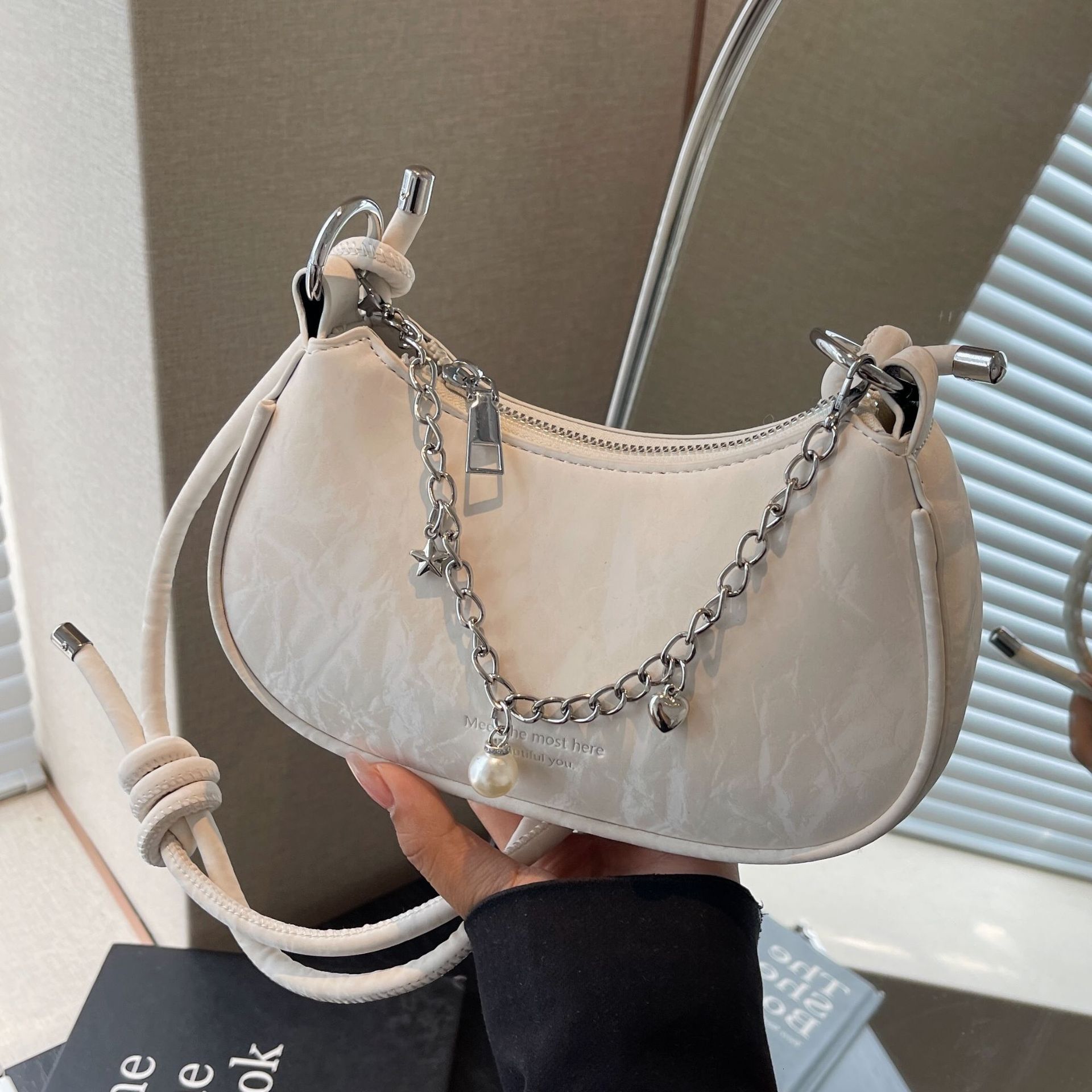 designer Niche Design Chain Underarm Bag 2025 New Women's Versatile Handbag Shoulder Bag Crossbody Bag
