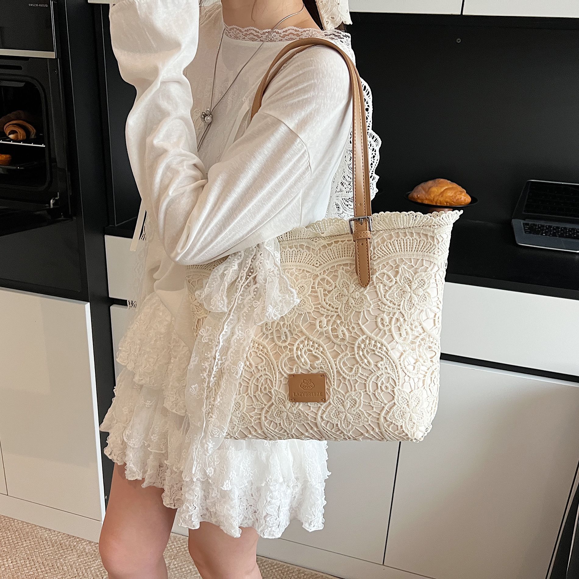 designer Little Fairy Lace Bag for Women 2025 Summer New Large Capacity French Style Beach Bag Travel Vacation Shoulder Bag fashion