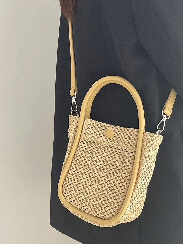 designer French Style Straw Bag 2025 Summer New Ins Literary Fresh Handbag Casual Versatile Shoulder Crossbody Bag
