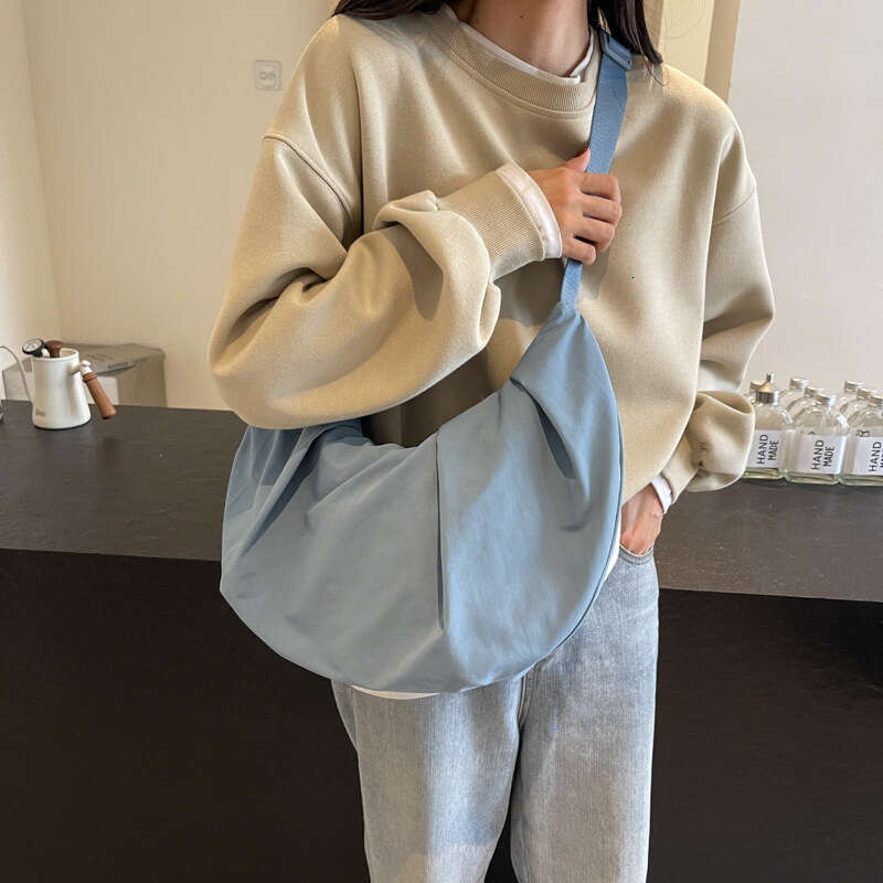 2025 New Lightweight Dumpling Outdoor Large Capacity Casual Travel Crossbody Korean Style Ins Shoulder Bag