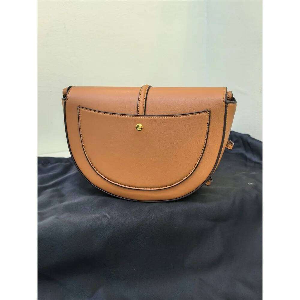 2025new Arrivalniche Style High-quality Leather Half-moon Maroon Fashionfashion One-shoulder Cross-body Saddle Bag For Women