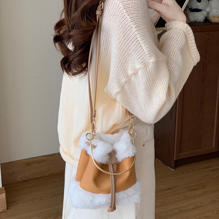 designer Fluffy Versatile Small Bag for Women 2025 Autumn Winter Furry Bag Single Shoulder Crossbody Small Bag Drawstring Handheld Bucket Bag