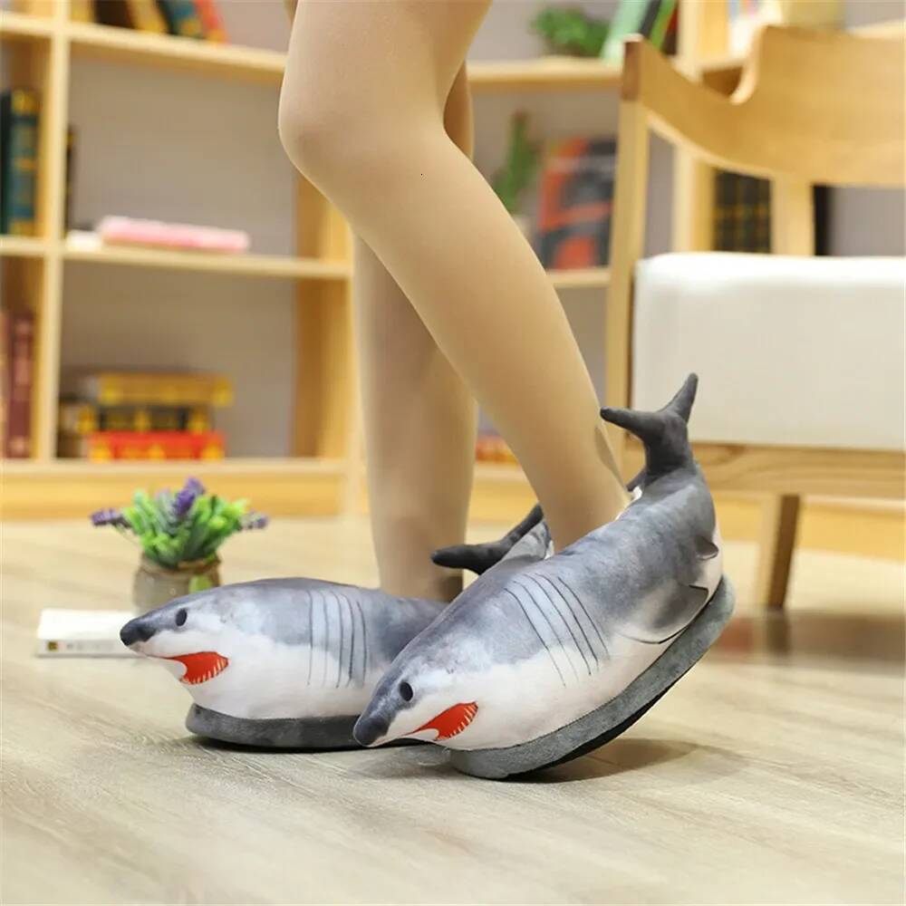 Ddmyoutdoor Winter Furry Ladies Shark Cute Cartoon Animal Warm Indoor Men Women Couple Shoes Slippers Beach outdoor shoes