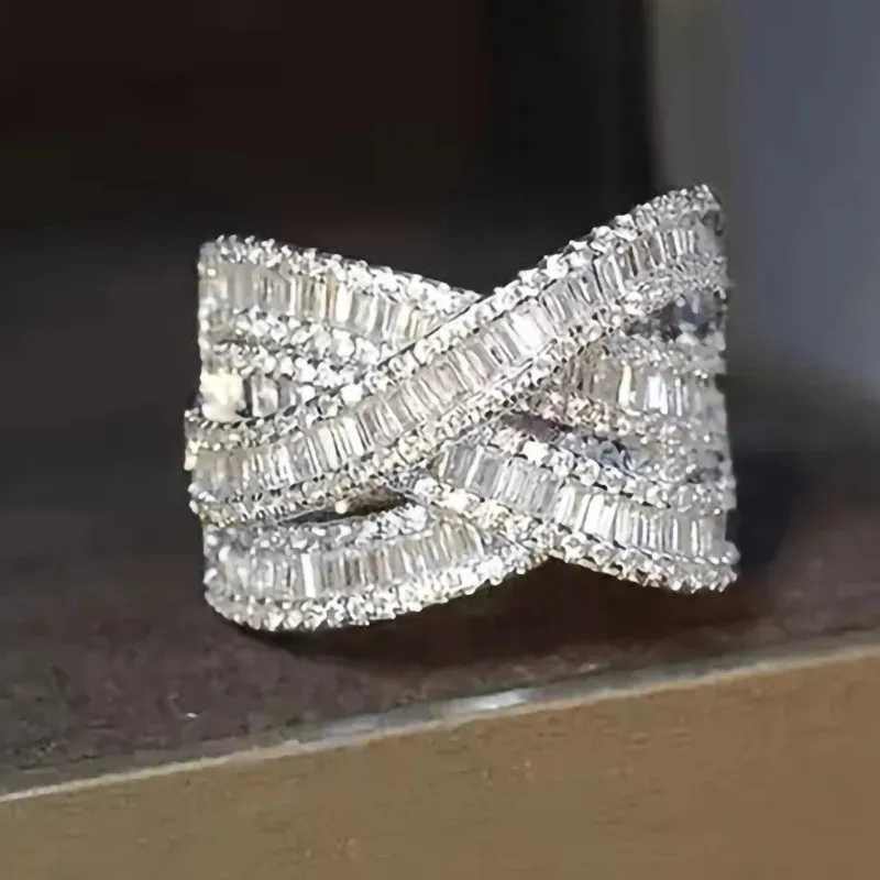 925 Sterling Silver Cross Rings Full Bling Iced Out Cubic Zirconia Gorgeous Wedding Band Accessories for Women Party Jewelry XJ250606