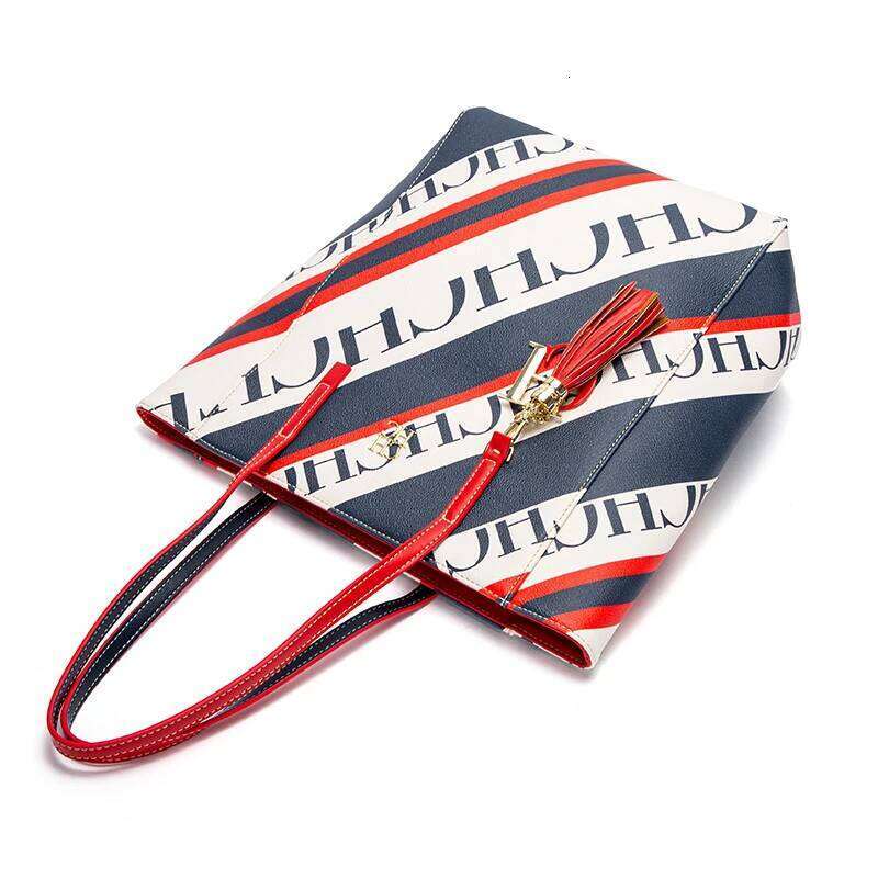 Brand 2024 Women's PVC Bucket Large Capacity Shopping Travel Commuter Tote Fashion New Element Shoulder Bag