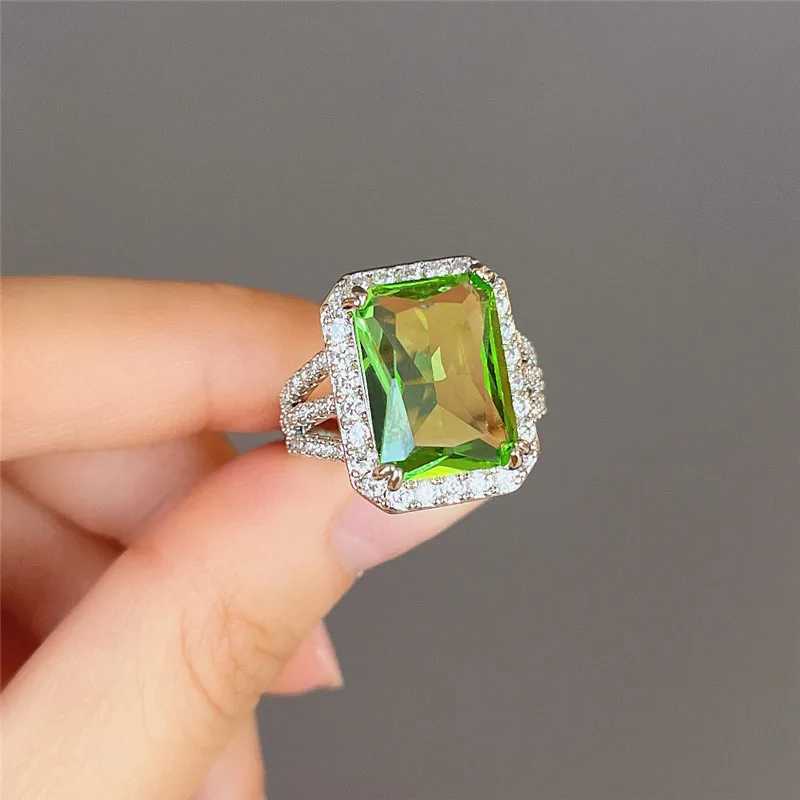 925 Sterling Silver Green Cubic Zirconia Rings for Women Luxury Wedding Engagement Anniversary Temperament Lady Jewelry XJ250606