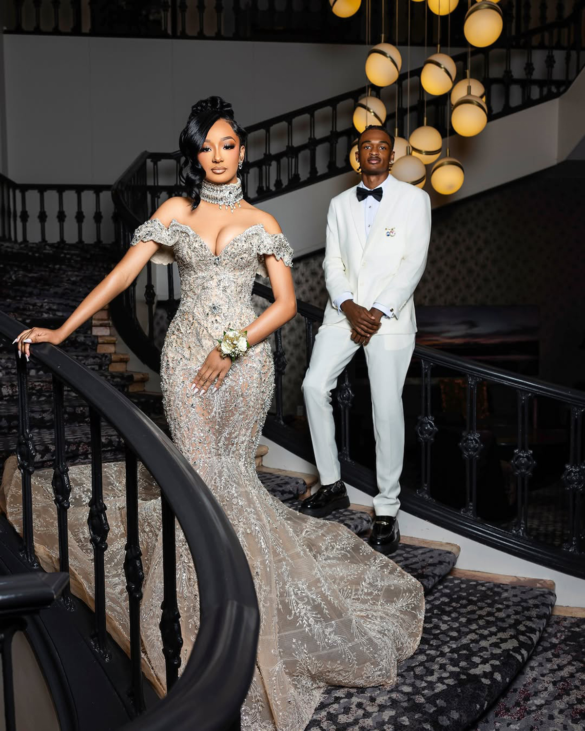 Exquisite Appliques Crystal Wedding Dresses Off Shoulder Bridal Gowns Beading Illusion See Through Customized Bride Sweep Train Vestidos De Novia