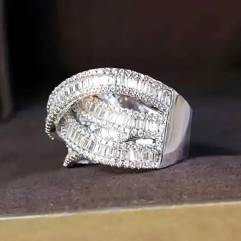 925 Sterling Silver Cross Rings Full Bling Iced Out Cubic Zirconia Gorgeous Wedding Band Accessories for Women Party Jewelry XJ250606