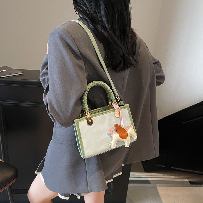 designer Korean Style Niche Design Simple Commuter Small Bag for Women 2025 Summer New High-end Versatile Crossbody Small Square Bag