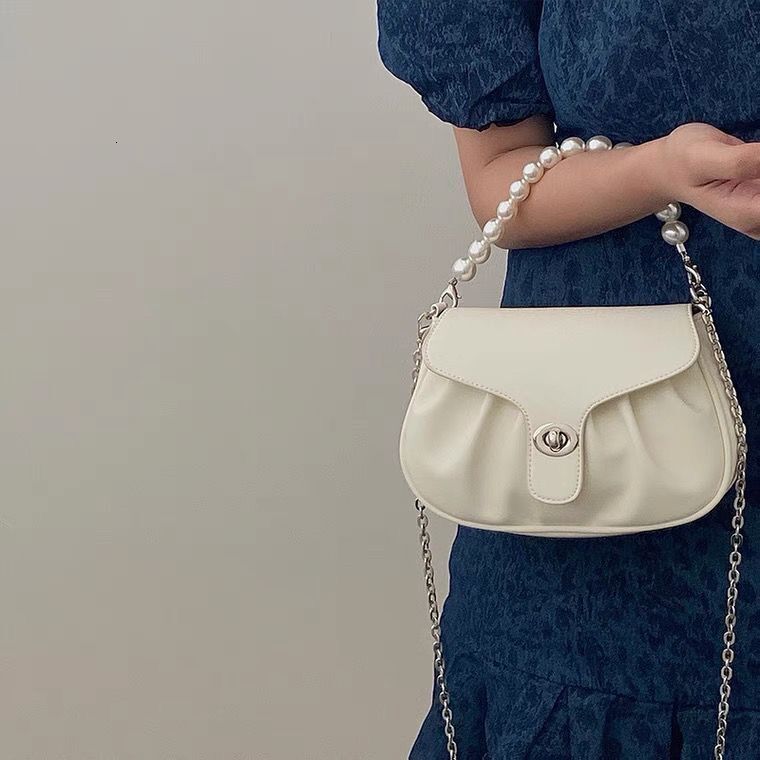 designer 2025 New Fashion Versatile Mini Pleated Cloud Bag Cute Pearl Chain Shoulder Crossbody Bag for Girls