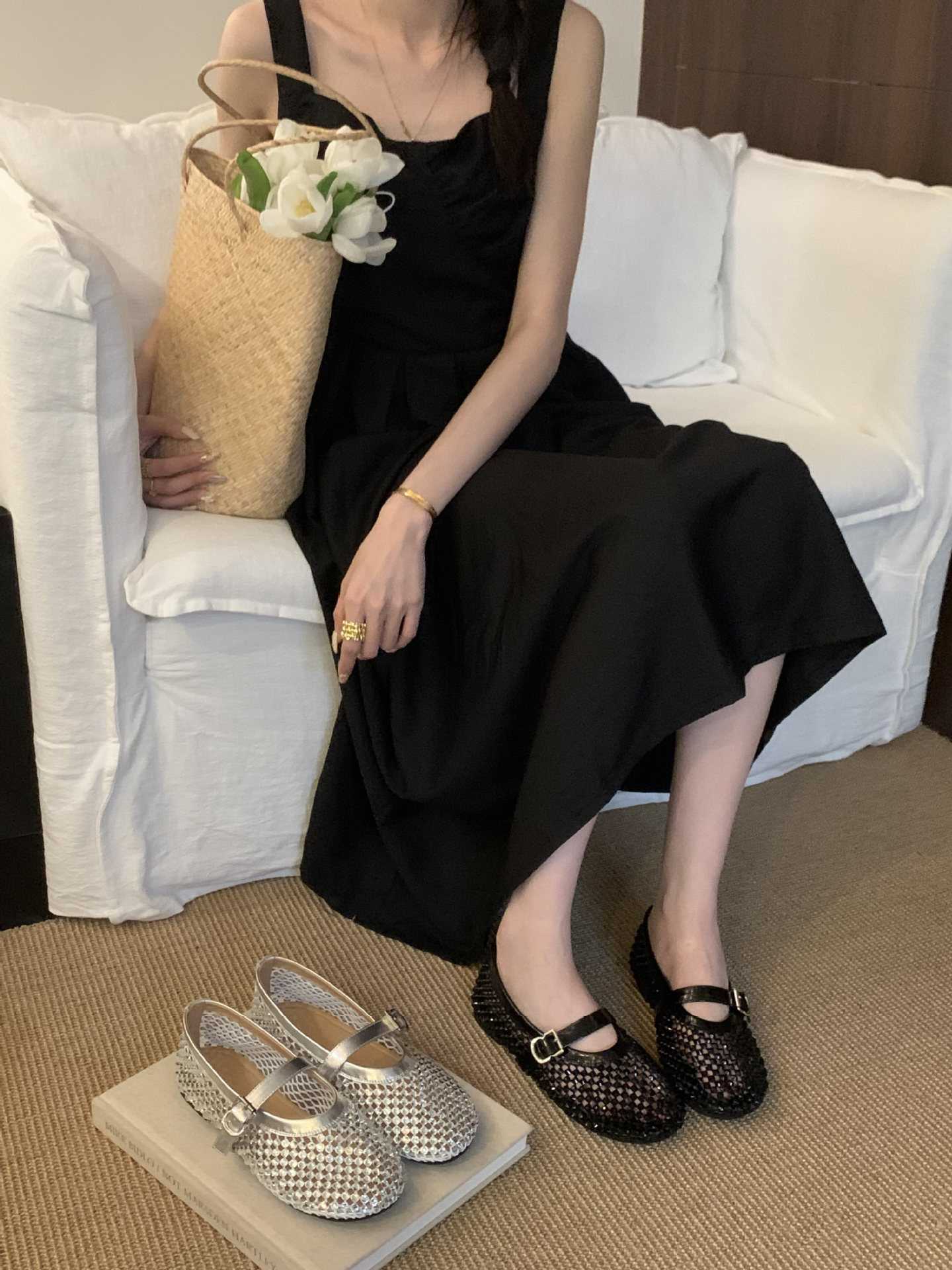 Comfortable New Full Diamond Hollow Fishnet Shoes Design Sense Round Toe One Strap Flat Sandals Women