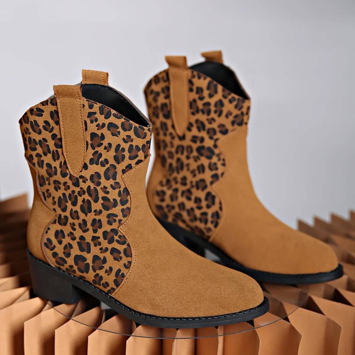 Ddmyoutdoor Women Autumn Winter New Leopard Print Pointed Toe V Shaped Shoe Low Heel Comfort Non Slip Fashion Boots Outdoor Shoes