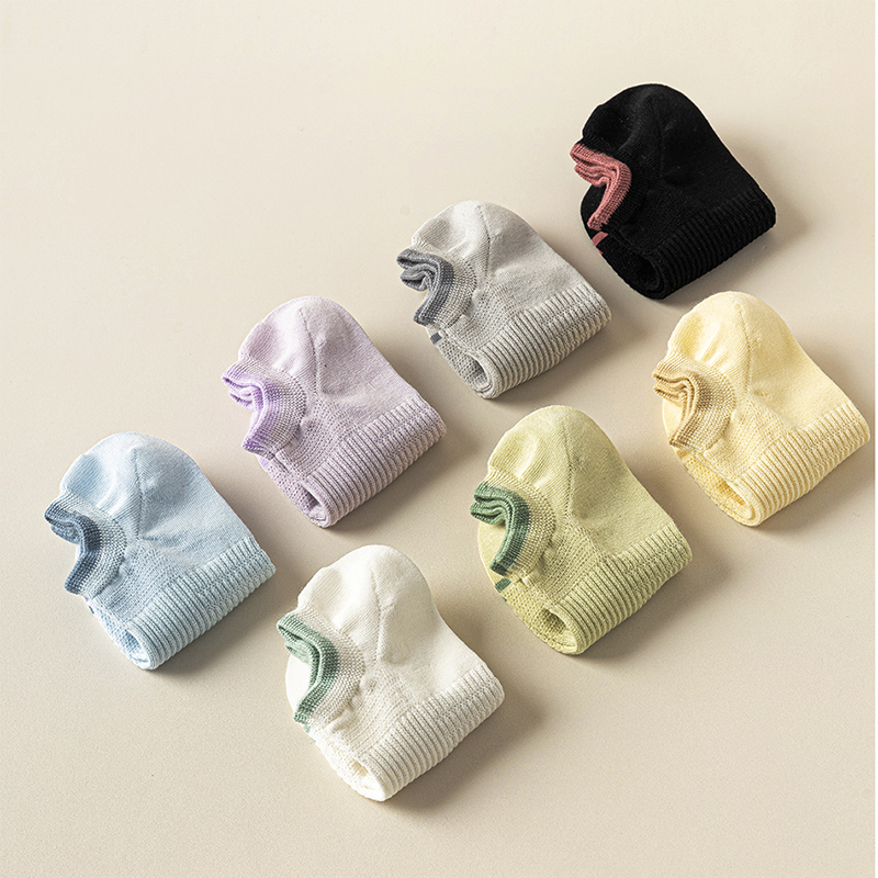 Casual Everyday Socks for Women - Durable Cotton Blend Design