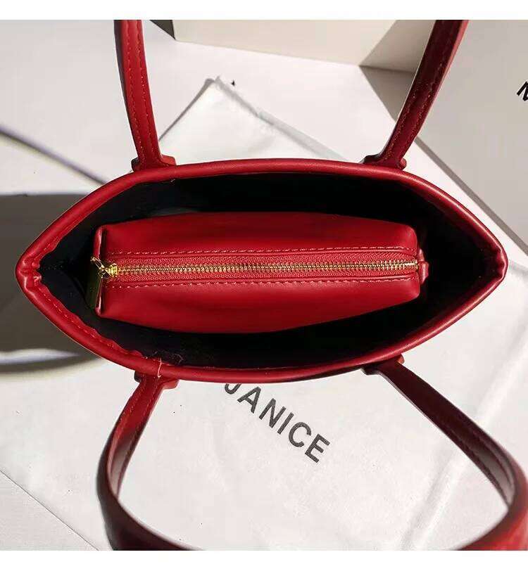 High Quality Red Heart Textured Leather Bucket Women Handbag Large Capacity Casual Tote Lady Purse Shoulder Underarm Bag