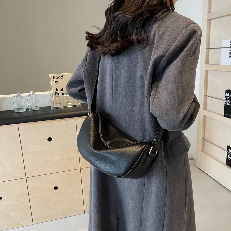 designer Niche Retro Underarm Bag for Women 2025 New Fashion Versatile Shoulder Crossbody Bag Soft Surface High-end Dumpling Bag