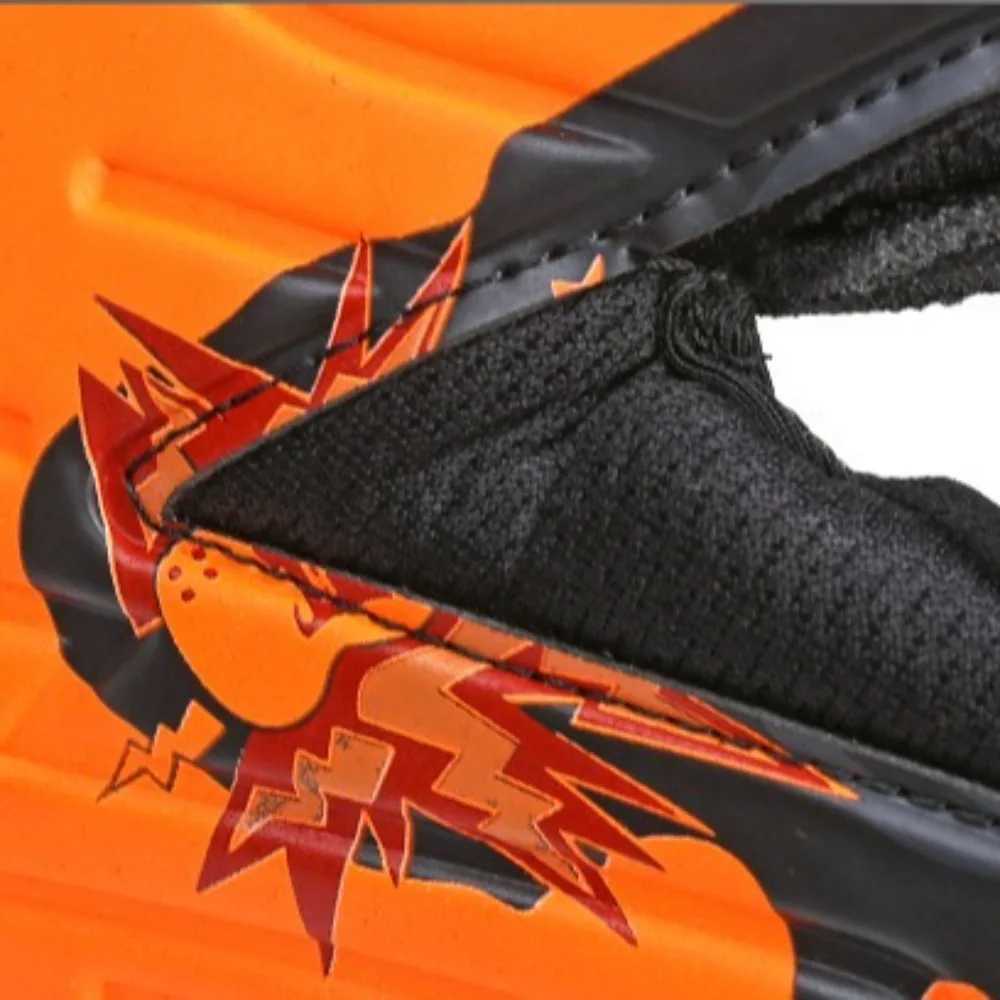 Anti Slip Goalkeeper Gloves Latex Thickened Kids Football Goalie Gloves Adjustable Protective Fingers Game Goalkeeper Gloves XJ250606