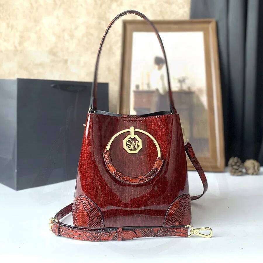 Commuting Versatile Women's Fashion Handbag Large Capacity Bucket Single Shoulder Crossbody Bag Retro