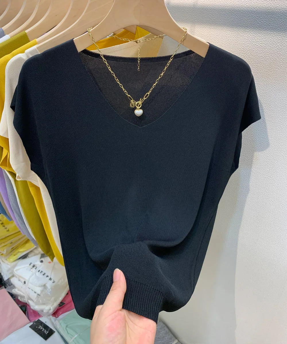 V-neck Ice Silk Knitted T-shirt Womens Bottoming Shirt Raglan Short Sleeve Thin Versatile Half-Length Sleeve Top 250605