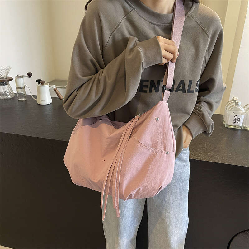 Minimalist Casual Cloth for Women, Large Capacity, Solid Color, Versatile, Lightweight Crossbody Bag, Fashionable Pleated Korean Style Shoulder Bag
