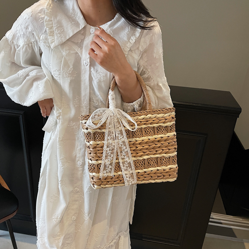 designer Handmade Straw Woven Bag for Women 2025 New Spring Summer Large Capacity Fashion Versatile Woven Bag Single Shoulder Crossbody Bucket Bag