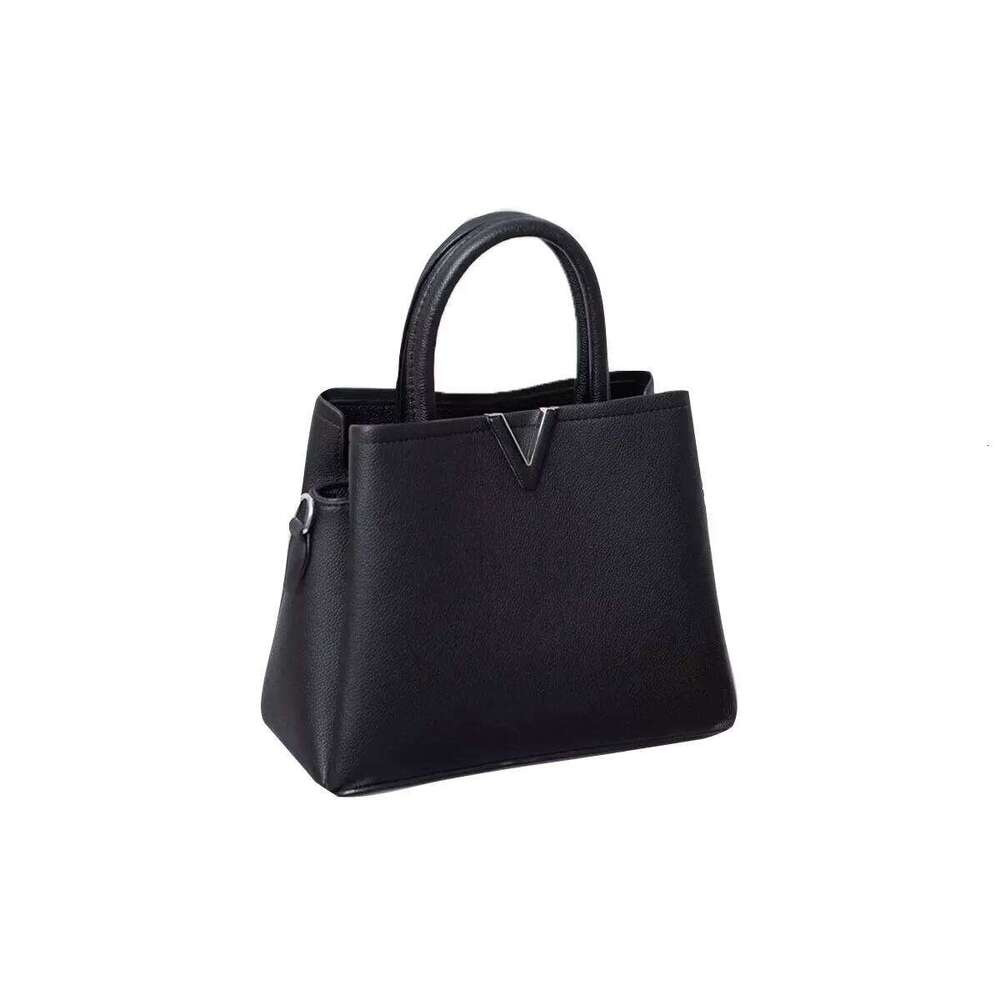 Fashionable Women's Shoulder Handbag Crossbody Bag Russian Style Street Fashion Large Capacity Trendy Purse