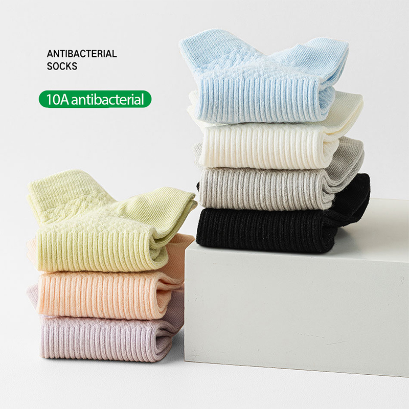 Cotton-Linen Antibacterial Socks Breathable Organic Blend Footwear Accessory with Germ Resistance