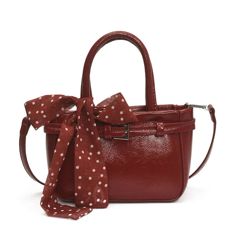 Fashion Handbag for Women 2025 Summer New Stylish Versatile Large Capacity Commuter Shoulder Crossbody Bag