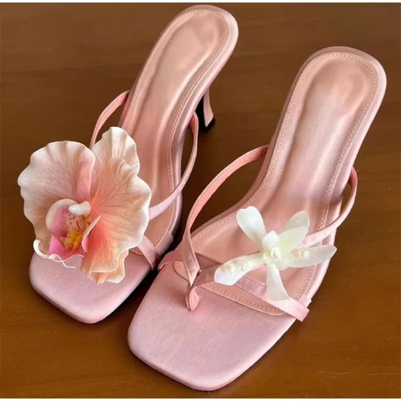 Hawaii Asymmetrical Flower SandalsSilk Fairy Clip Toe Thin HeelsWomen Beach Vacation Flip Flop Sandal Summer Dress Shoes 250605