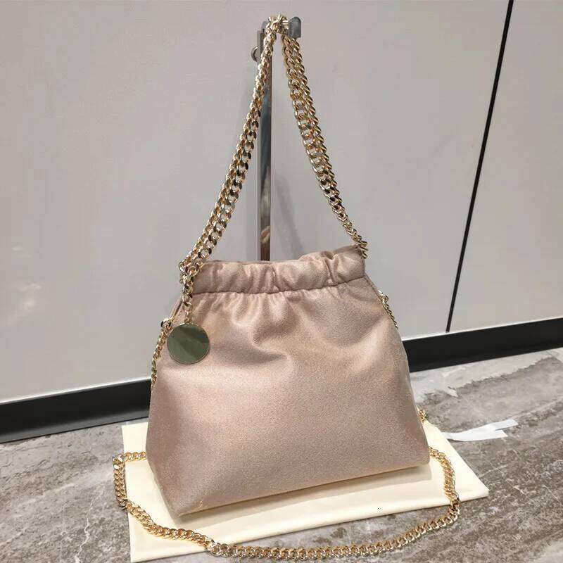 2025 New Single Shoulder Crossbody Fashion Versatile Drawstring Handbag Light Design Women's Chain Bag Large Capacity