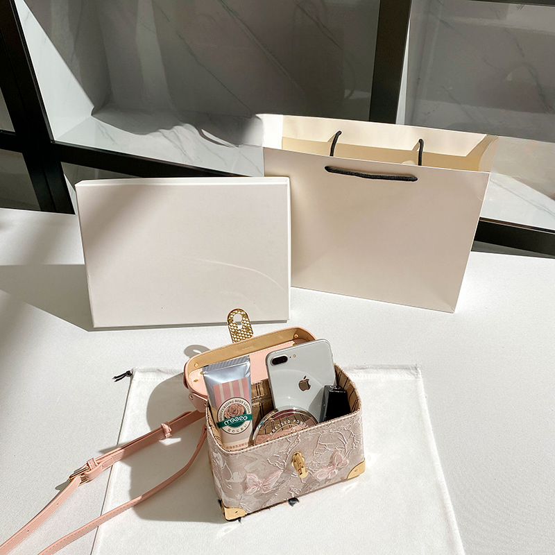 Free shipping new butterfly series designer lightweight and fashionable ID card bag, soft wallet, crossbody bag, trendy handbag