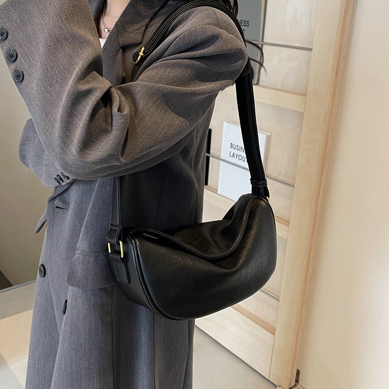 designer Niche Retro Underarm Bag for Women 2025 New Fashion Versatile Shoulder Crossbody Bag Soft Surface High-end Dumpling Bag