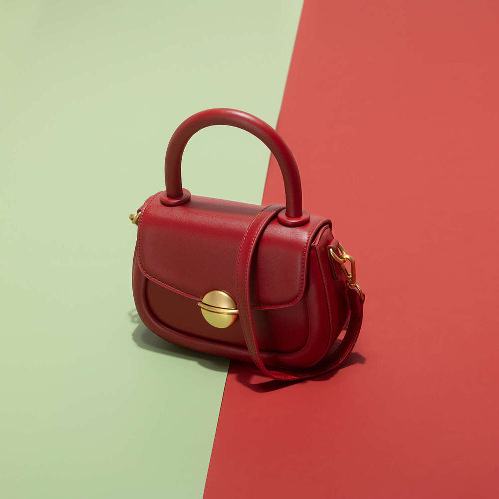 Niche High-End Handheld Saddle Cute New Red for Women Bride Wedding Crossbody Bag