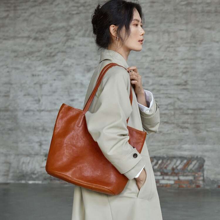 Casual Versatile Underarm Shoulder Large Capacity Commuter Bag