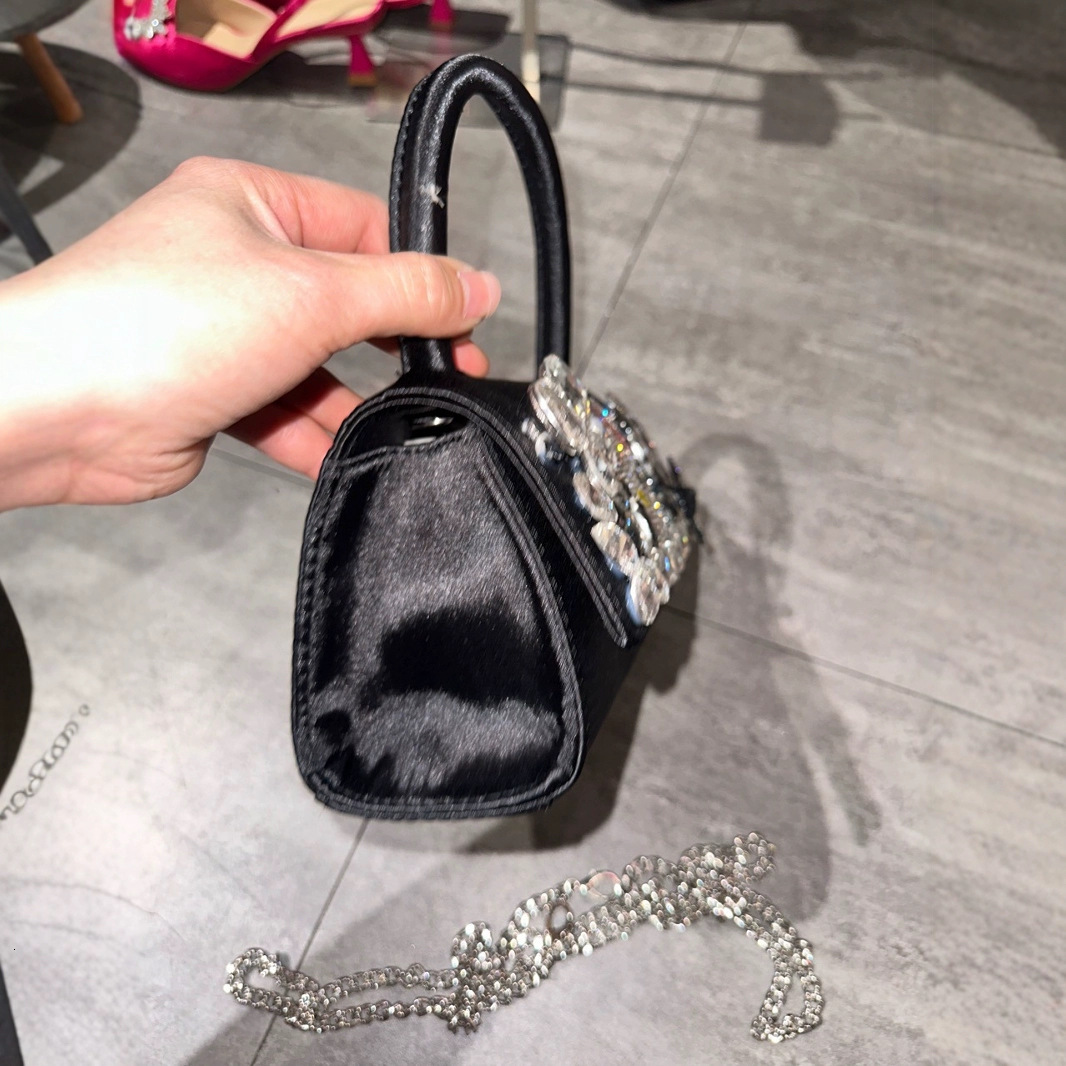 Top High Quality New Style Style Box Diamond Bag Single Shoulder Crossbody Bag Crystal Light Bag Flower Sequin Chain Bag Rhinestone Bag New Free Deliv