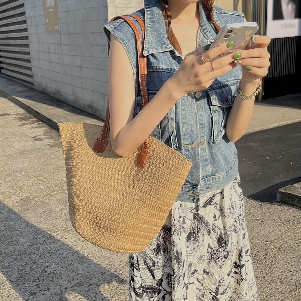 Straw Beach Tote Straw For Women Large Capacity Summer Vacation Beach Bucket Bag Mori Girl Literary Tote Woven Bag Straw Large Tote