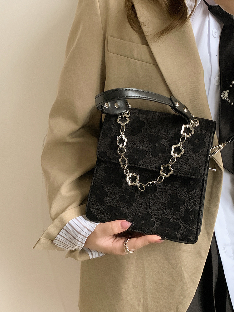 designer Women's Bag 2021 New Trend Versatile Ins Niche Design High-end Texture Autumn Winter Black Single Shoulder Crossbody Bag