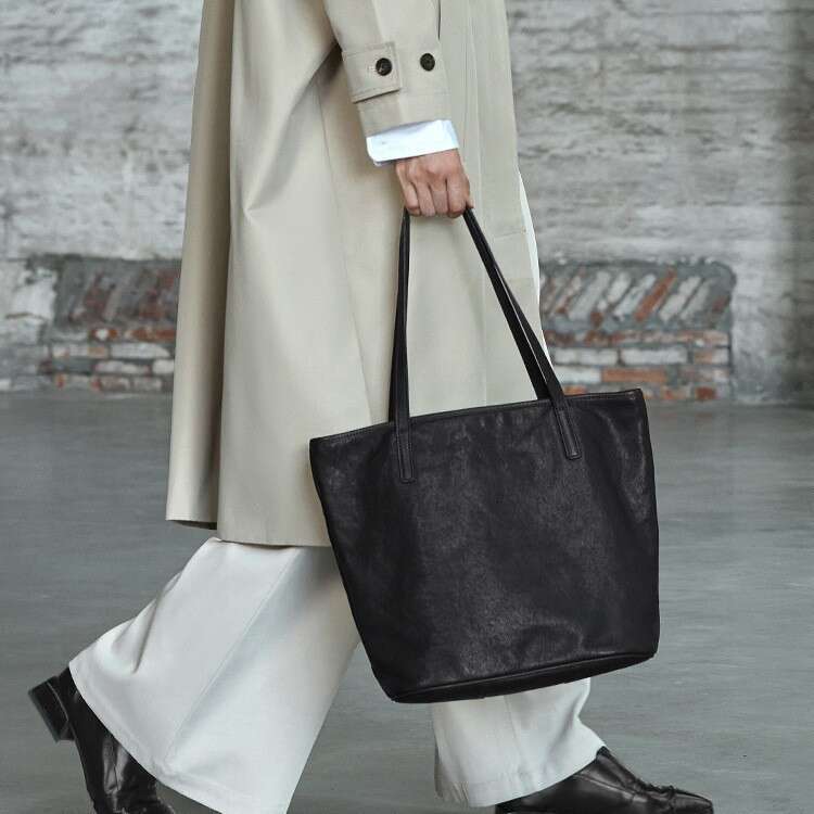 Casual Versatile Underarm Shoulder Large Capacity Commuter Bag