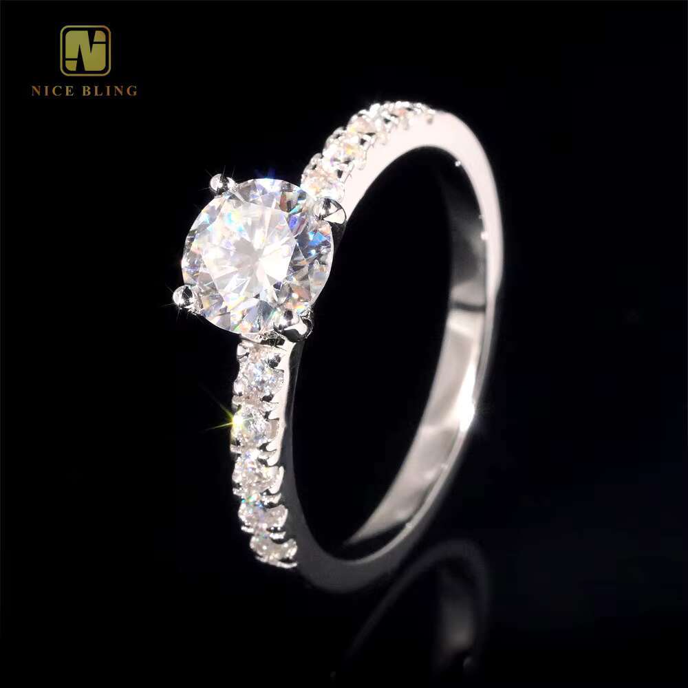 Women Moissanite Jewelry Solid Gold Silver Trendy Moissanite Wedding Ring 4 Claws Round Brilliant Cut Moissanite Wedding Ring