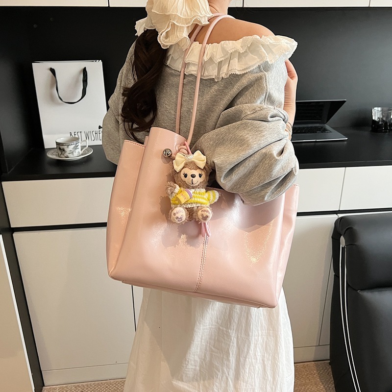 designer Women's Fashion Tote Bag 2025 New Korean Fashion Large Capacity Office Commuter Bag Underarm Bucke