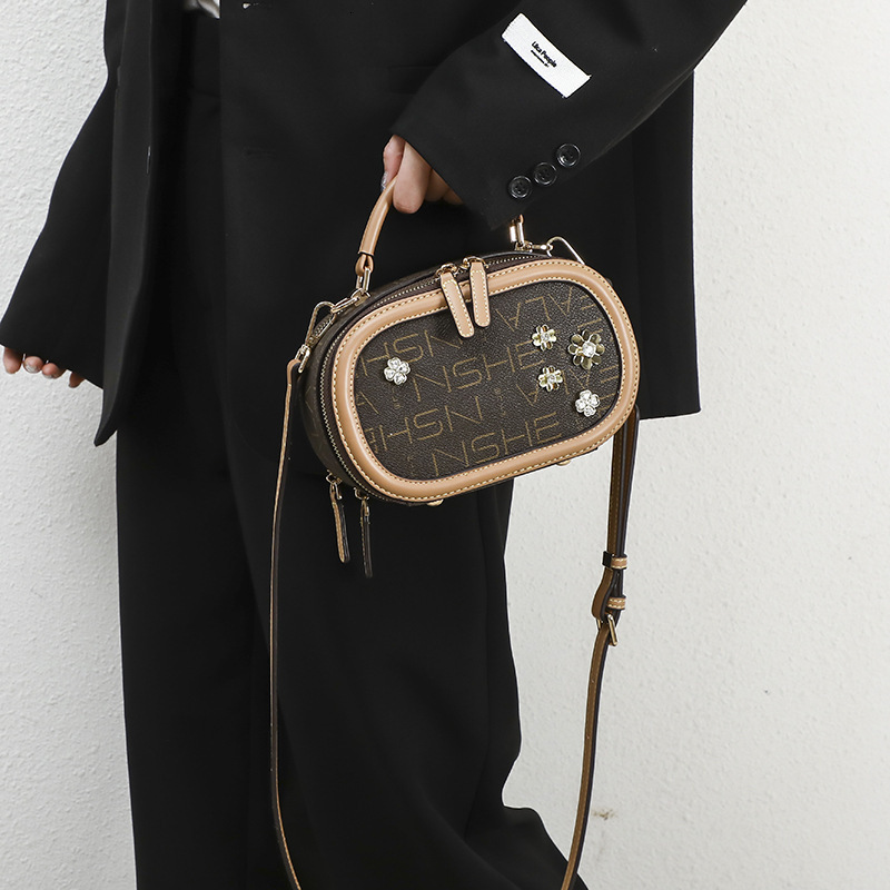 Free Shipping 2025 Luxury Spring/summer New Designer Bags Fashion Printed Handbag Niche High-end Single Shoulder Crossbody Commuter Versatile Small Sq